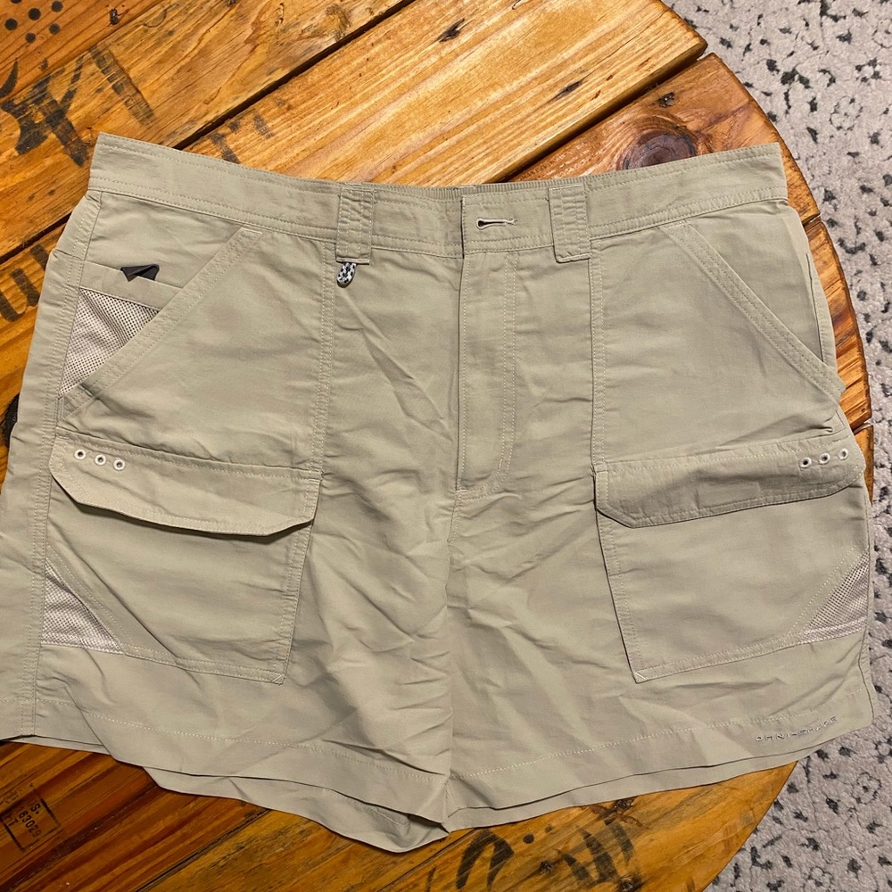 Columbia PFG 6” Shorts